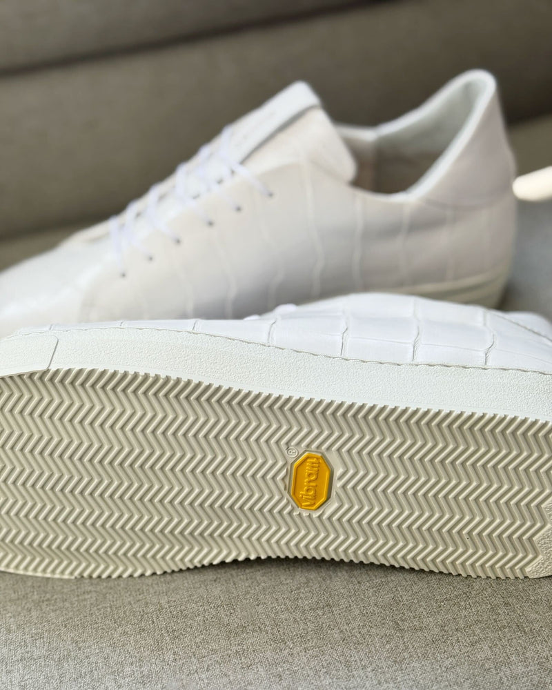 Sneakers VS Croco